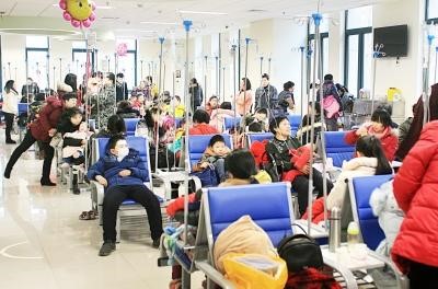 在另一家儿童医院——北京儿研所,据界面新闻报道,儿研所的门诊大厅