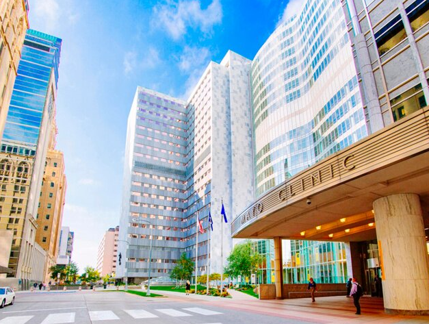 气道被肿瘤堵到只剩“牙签粗”，心脏也有了转移！一场“不可能完成”的极限救援，为她打通了生路！