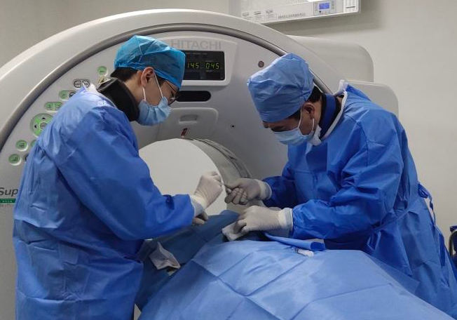 化疗手术.jpg 化疗手术.jpg