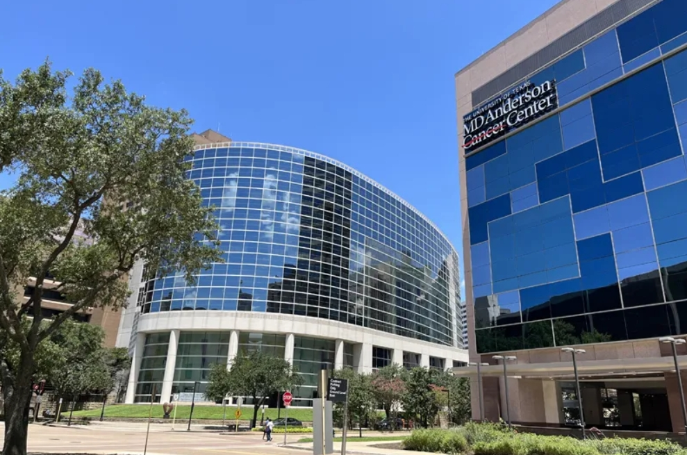 颠覆认知：脑肿瘤内竟藏着活菌？MD安德森《自然》子刊研究揭示抗癌新方向！