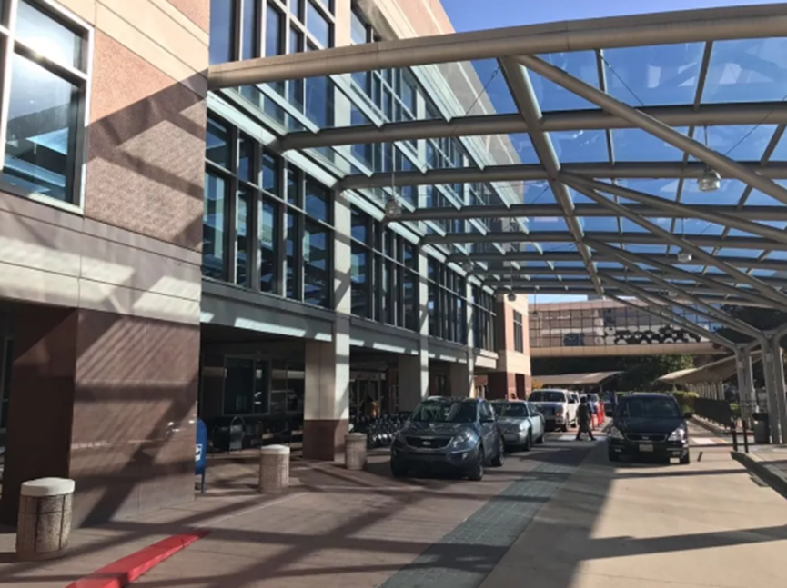 6.4厘米肺癌、无法手术、药物无效…他坐着轮椅赴美求生,7次试验疗法帮他 “逆天改命”,有望无瘤!