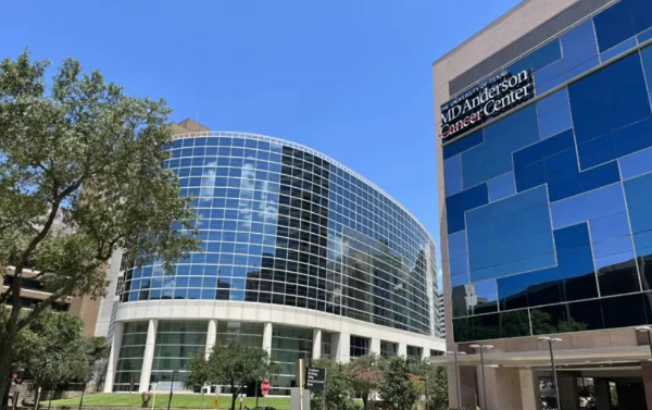 高级别浆液性卵巢癌就医案例:癌症复发后,她在美国MD安德森癌症中心实现“再度无癌”